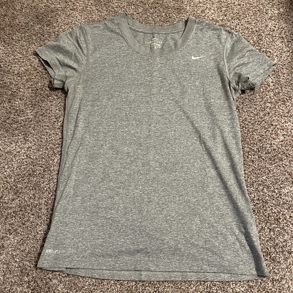 Nike Women’s Dri-FIT Legend T-shirt - Picture 3 of 4